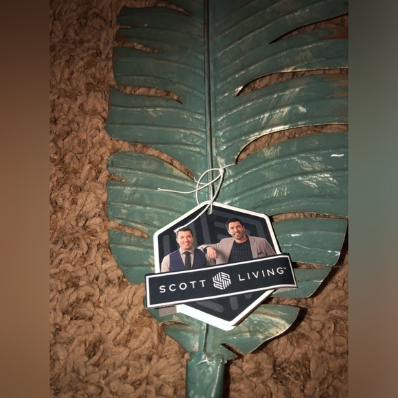 Scott brothers Scott living palm leaf stand preowned condition see photos rustic - Picture 7 of 11